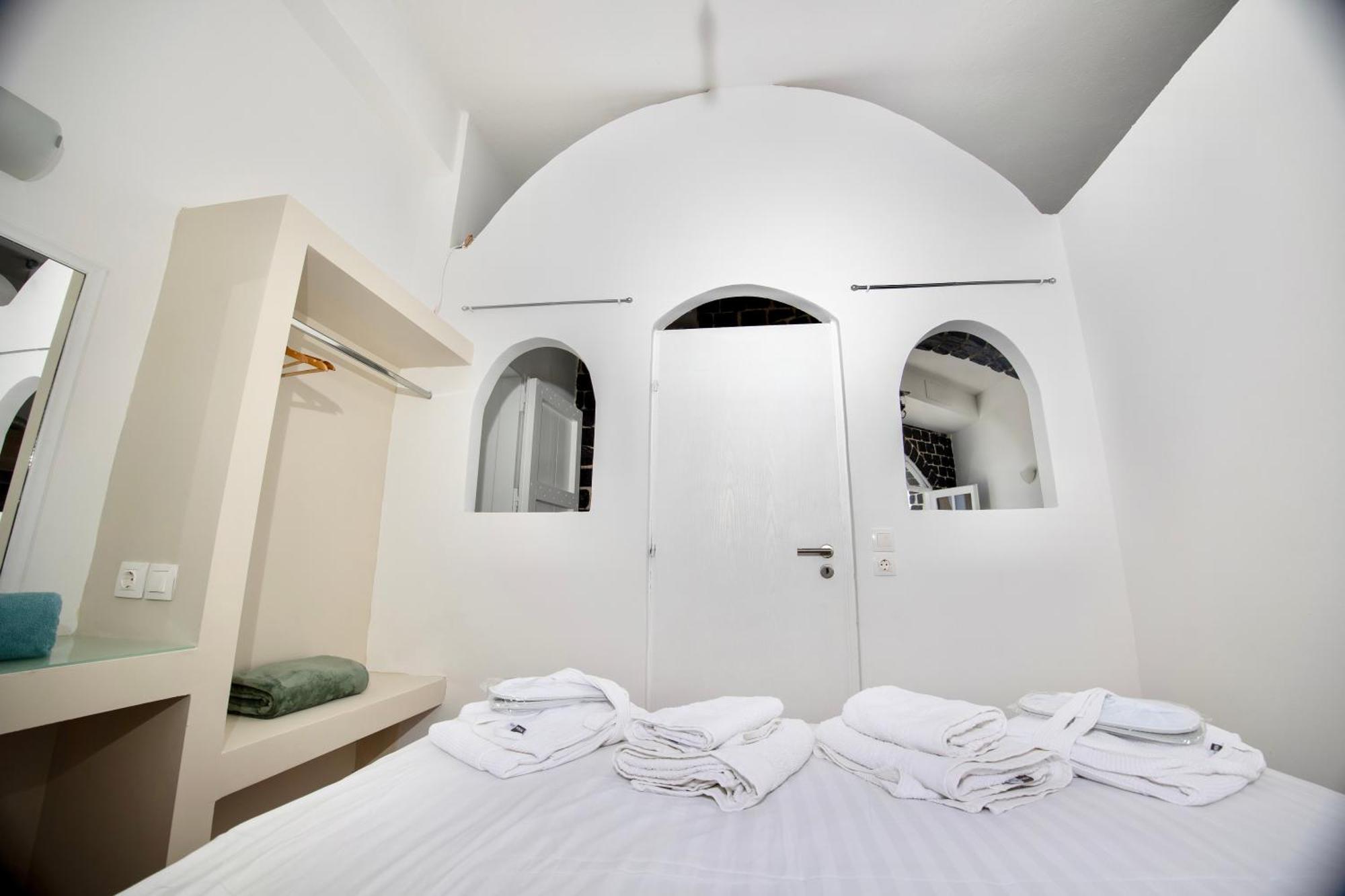 Dawn Suites Santorini Vourvoúlos 객실 사진